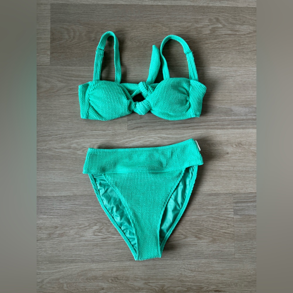 Green textured bikini // NEW